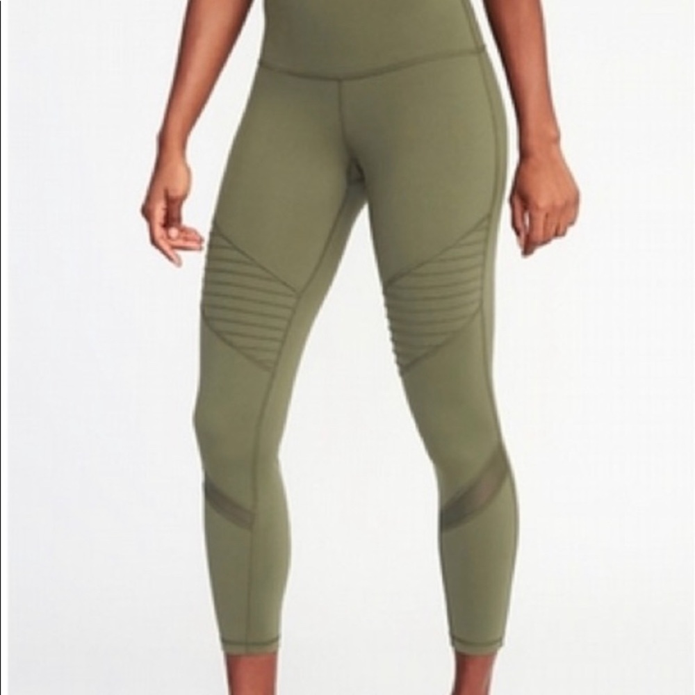 Old navy compression elevate leggings- go dry. Medium. Olive green. Moto style